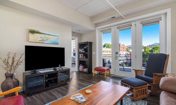 Manistee Condo | Modern Waterfront Condo at Edgewater
