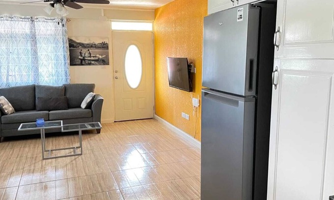 Roseau Apartment | Modern, well-equipped and tastefully furnished fully air-conditioned apartment.