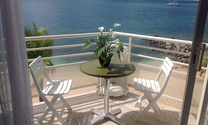 Marigot Apartment | Modern well equipped studio, sea view