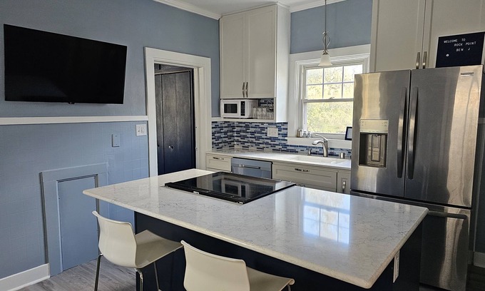Watertown House | Modern well stocked with all the comforts of home and a special promo on now!