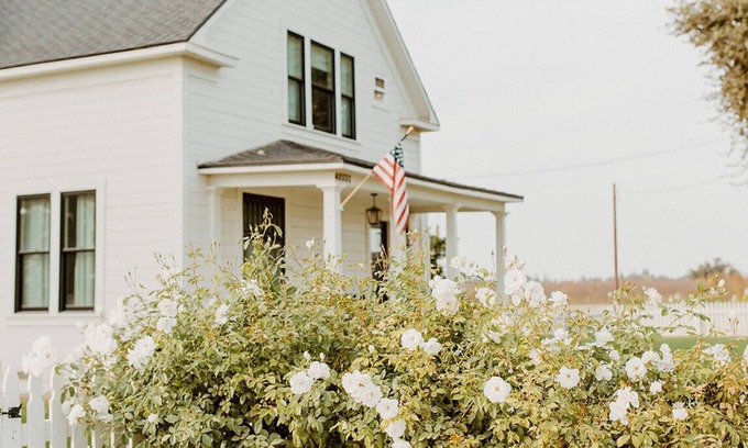 Kingsburg House | Modern White Farmhouse in Kingsburg