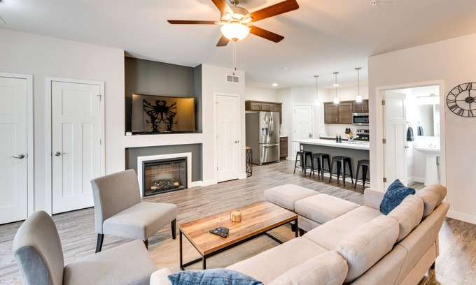 Village of Cottage Grove Condo | Modern Wisconsin Vacation Rental w/Fireplace