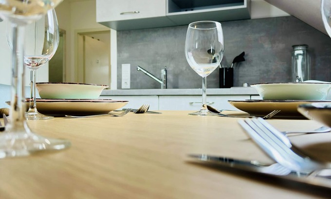 Bad Oeynhausen Apartment | Modern Wohnen mit Smarttv, Arbeitsplatz und Küche