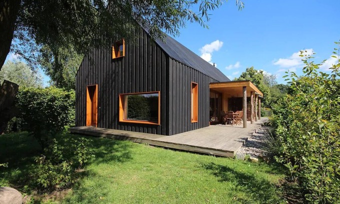 Loissin House | Modern wooden house on the Bodden with two apartments that can be combined