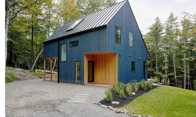 Woodstock House | Modern Woodstock Cabin