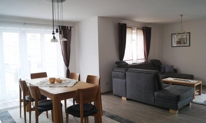 Weiden in der Oberpfalz Apartment | Moderne Neubauwohnung (105 m2) in Weiden mit 60 m2 großer Dachterrasse