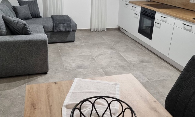 Euskirchen Apartment | Moderne Ferienwohnung mit Großer Terrasse