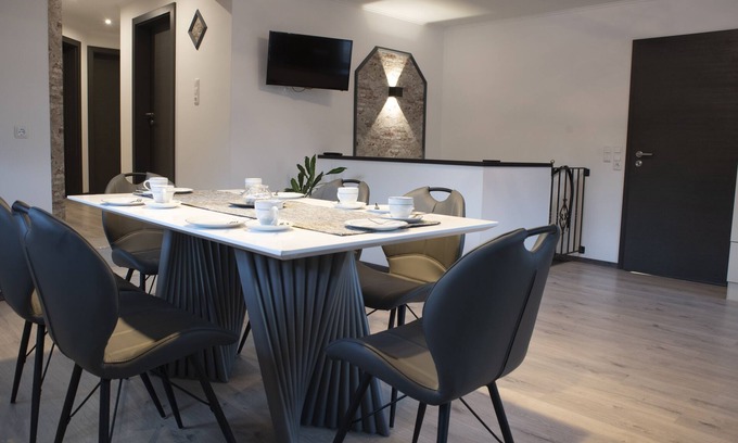 Strackholt Apartment | Moderne Ferienwohnung im Herzen Ostfrieslands