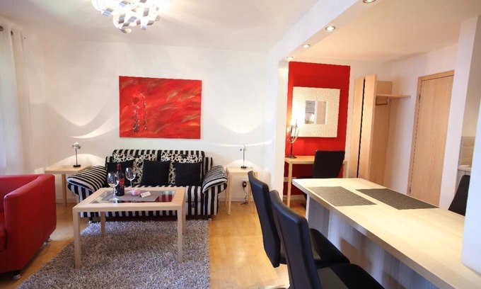Ruhmannsfelden Apartment | Moderne FeWo (44qm) in zentraler Lage mit hauseigenem Hallenbad