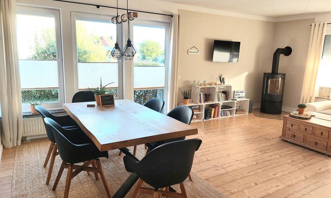 Haste Condo | Moderne Helle 3-zimmer-wohnung mit Kamin + Garten, Familienfreundlich