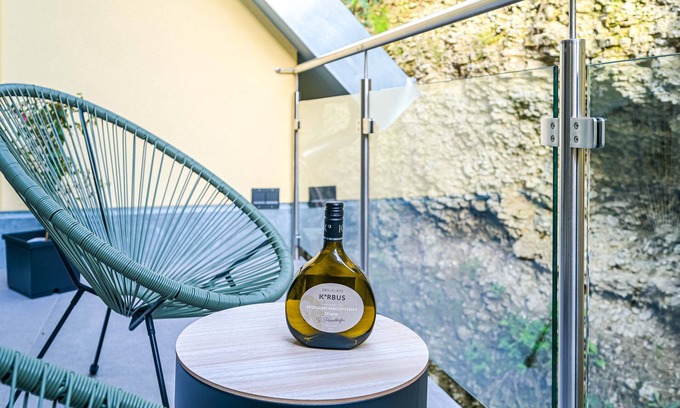 Retzbach Apartment | Moderne Helle Ferienwohnung mit Balkon