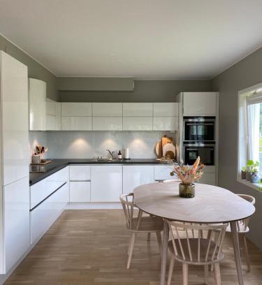 Trondheim Apartment | Moderne leilighet, 3 sov, parkering.
