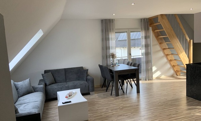 Schollkrippen Apartment | Moderne Maissonetten Ferienwohnung mit Eigenem Balkon