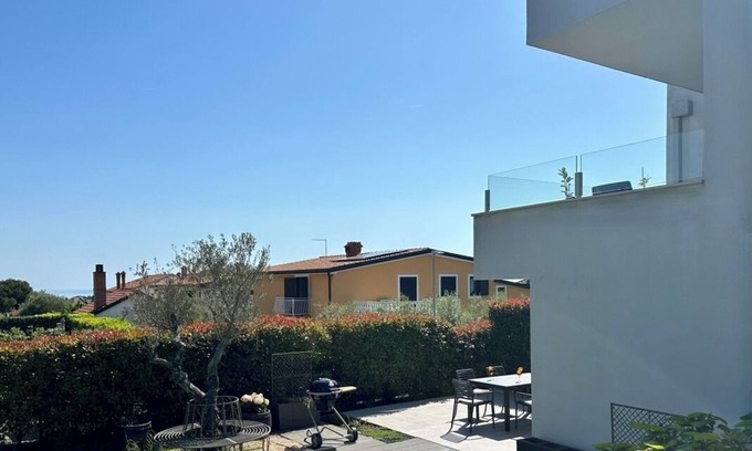 Novigrad House | Moderne Villa in Ruhiger Lage mit Garten für 6 P., 500m zum Strand, 2 Parkplätze