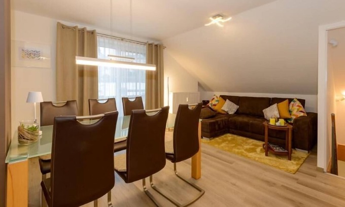 Schlatzendorf Apartment | Modernes 3-Zimmer-Appartement über zwei Etagen