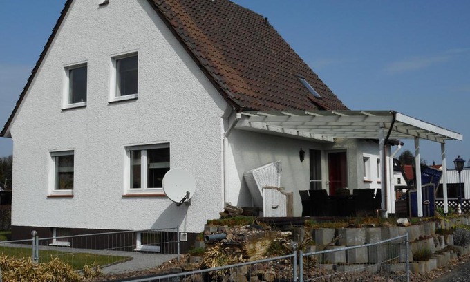 Loehne House | Modernes Ferienhaus der besonderen Art mit Garten