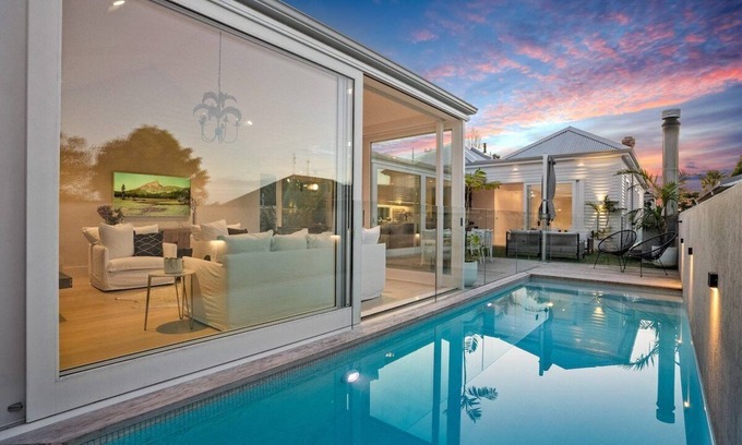 Grey Lynn House | Modernised Heritage Villa in Auckland