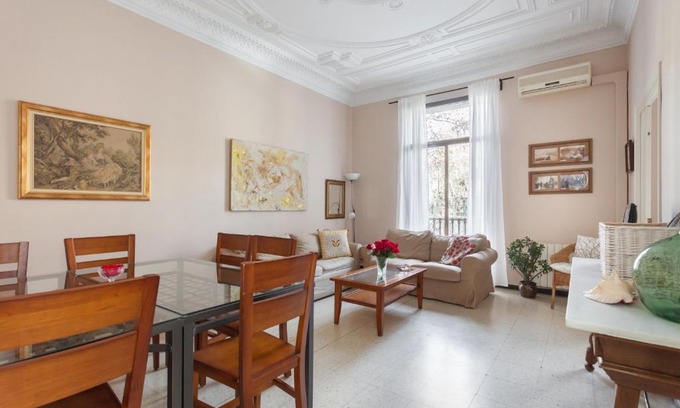 el Fort Pienc Apartment | Modernist Apartment Arc de Triomf