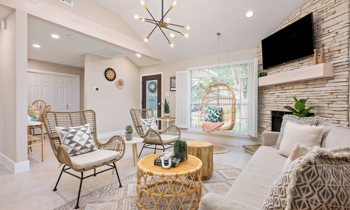 Barker House | Modernly Renovated Family Home w/Double Swing, 4TVs, Pets OK & Backyard Firepit