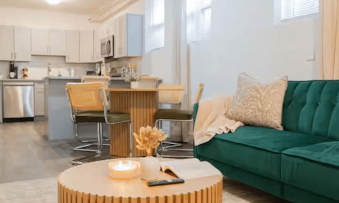 The Heights Apartment | Moderno + Estacionamiento Gratis 15 min a NYC