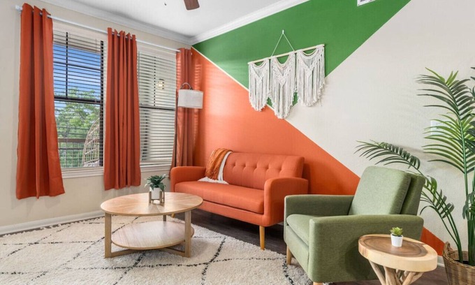 Greater Heights Apartment | Modish Keen King Bed w/Pool