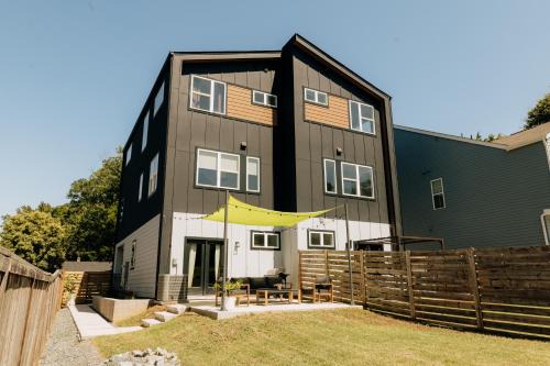 Charlotte House | ModTrio 3BR with ensuites & Garage Mins to Uptown