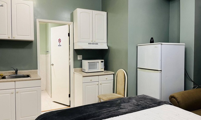 Old Town Hotel | Moe's Suite Hotel