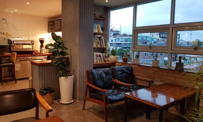 Mokpo House | Mokpo White Windmill Guesthouse