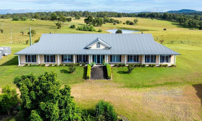 Keinbah House | Mole Hill Farmhouse - Perfect Large Families Getaways