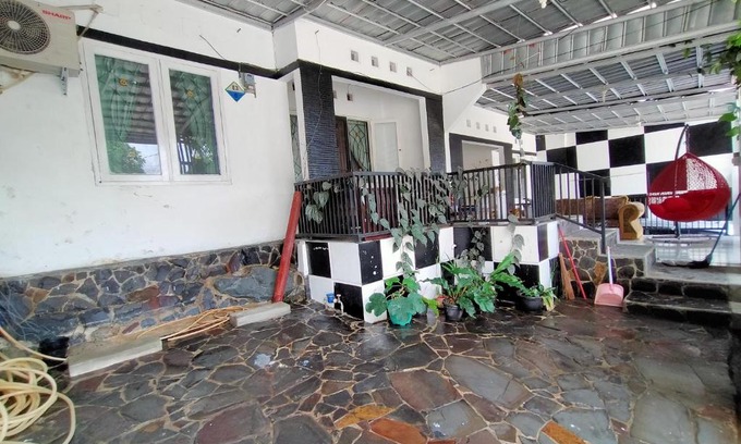Pelabuhan Ratu House | Molek Guest House Syariah