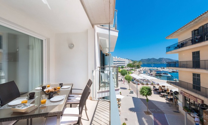 Cala Bona House | MOLL 3 - Apartment with sea views in Cala Bona. Free WiFi