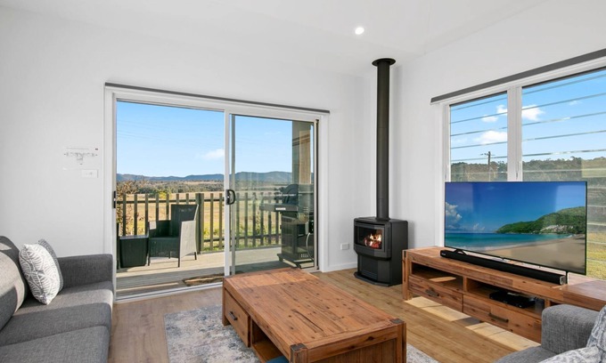 Lovedale Apartment | Molly Morgan Vineyard Villa Semillon Weekend Getaway for Two
