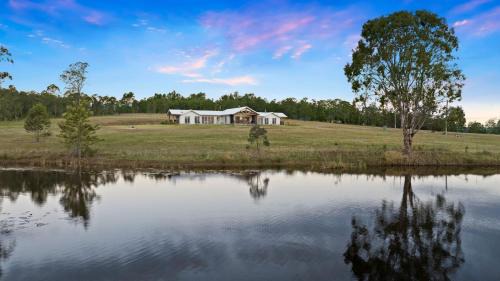 Lovedale House | Molly Morgan Vineyard Lovedale Breakaway Villas . Sleeps Up to 6