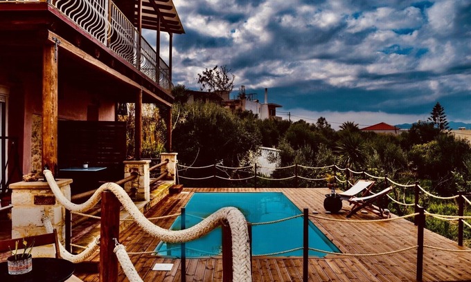 Maleme House | MOMENTUM X maisonette with swimming pool,quiet area,best sea view near the beach