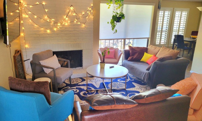Far North Dallas Condo | Momo's cozy home 2BR/2BA with pool