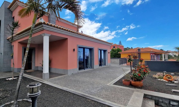 Sao Roque House | Mon Rêve Portugais by LovelyStay
