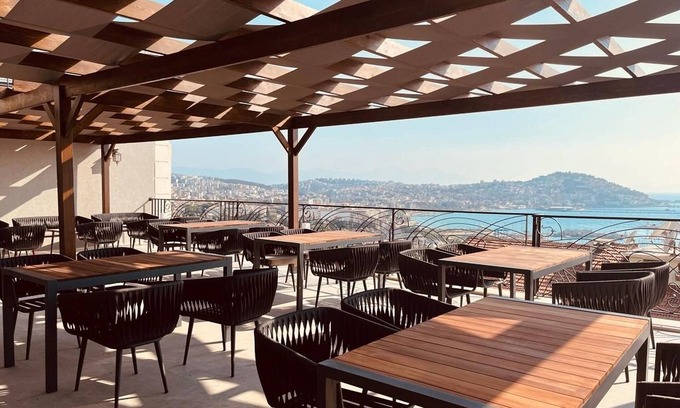 Kusadasi City Centre Bed & Breakfast | Monalisa