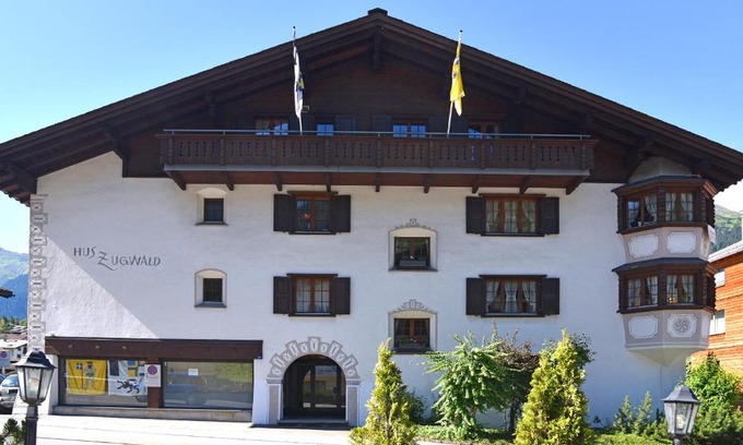 Klosters Dorf Apartment | Monami Apartments Klosters, Elisas Zugwald