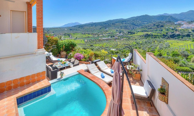 Monda Apartment | Monda Heights Apartment with Pool and Amazing Views close to Marbella & Málaga