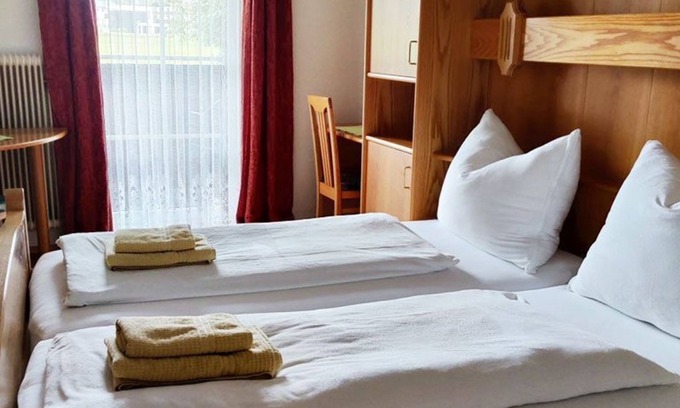 Sankt Georgen im Attergau Apartment | Mondsee - Frühstückspension Holzapfel