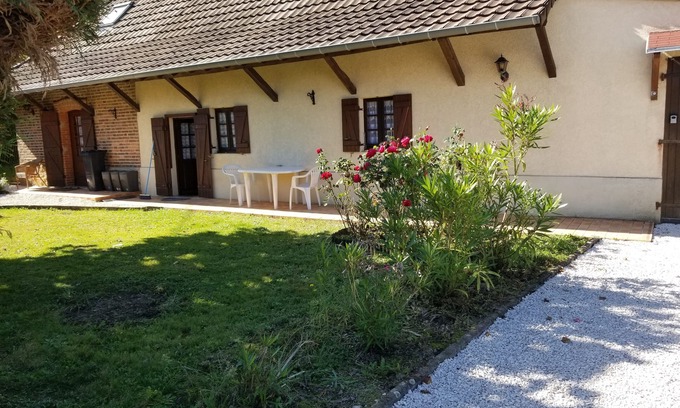 La Chapelle-Naude House | Moni's Cottage, vacation home in the middle of nature