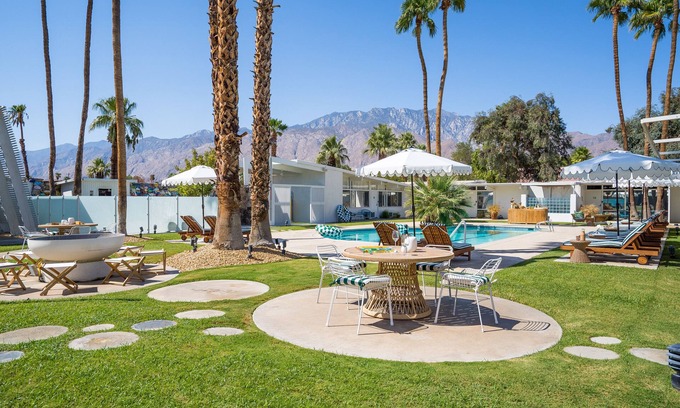 Desert Park Estates Hotel | Monkey Tree Hotel 2 by AvantStay | Stylish Hotel in Palm Springs w/Pool!