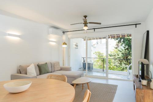 Torremolinos Apartment | MONKÓ LAS FLoRES