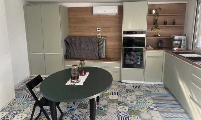 Pollena Trocchia Apartment | Monolocale in Residenza Storica Wi-fi Stazione Circumvesuviana Pollena Trocchia