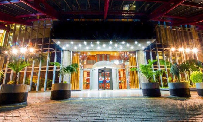 Harare Hotel | Monomotapa Hotel