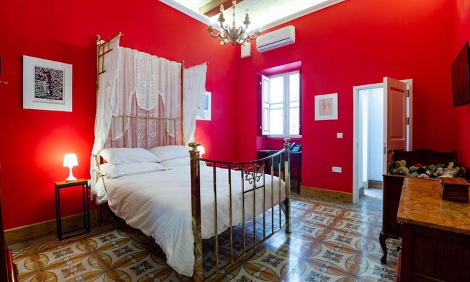 Paola House | Monreal Boutique Townhouse - R024RM4