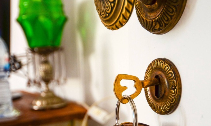 Algueirao - Mem Martins Bed & Breakfast | Monserrate Suite- Bedroom + Living Room (with sofa bed) + Private Bathroom