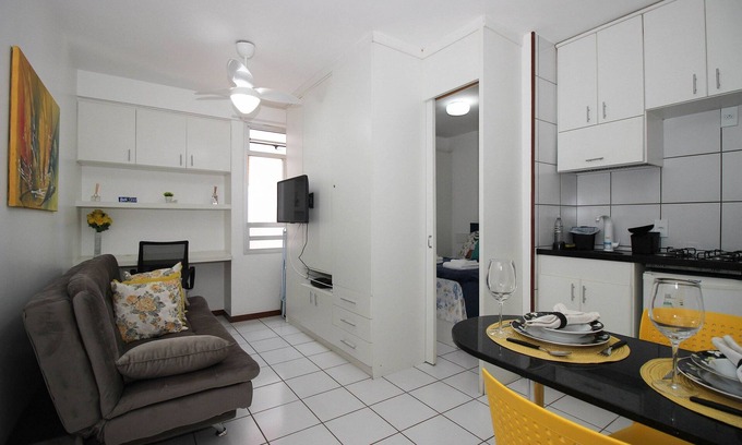 Sudoeste e Octogonal Condo | Mont Serrat Studios Apartment - Garage
