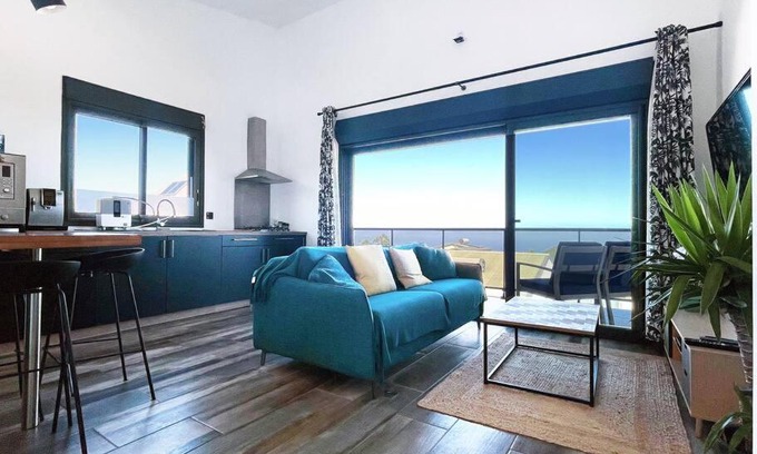Petite-ÃŽle Apartment | Mont-Vert exotique - Calme - Vue et PARKING