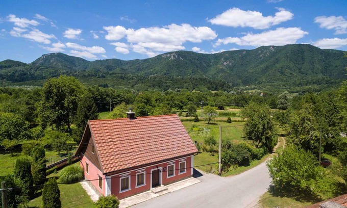 Skrad House | Montain hut With large garden